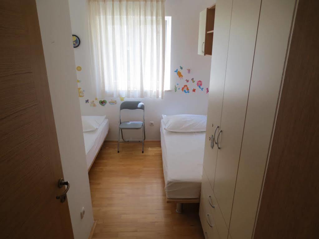 Apartments Kovacic Omis Exterior photo