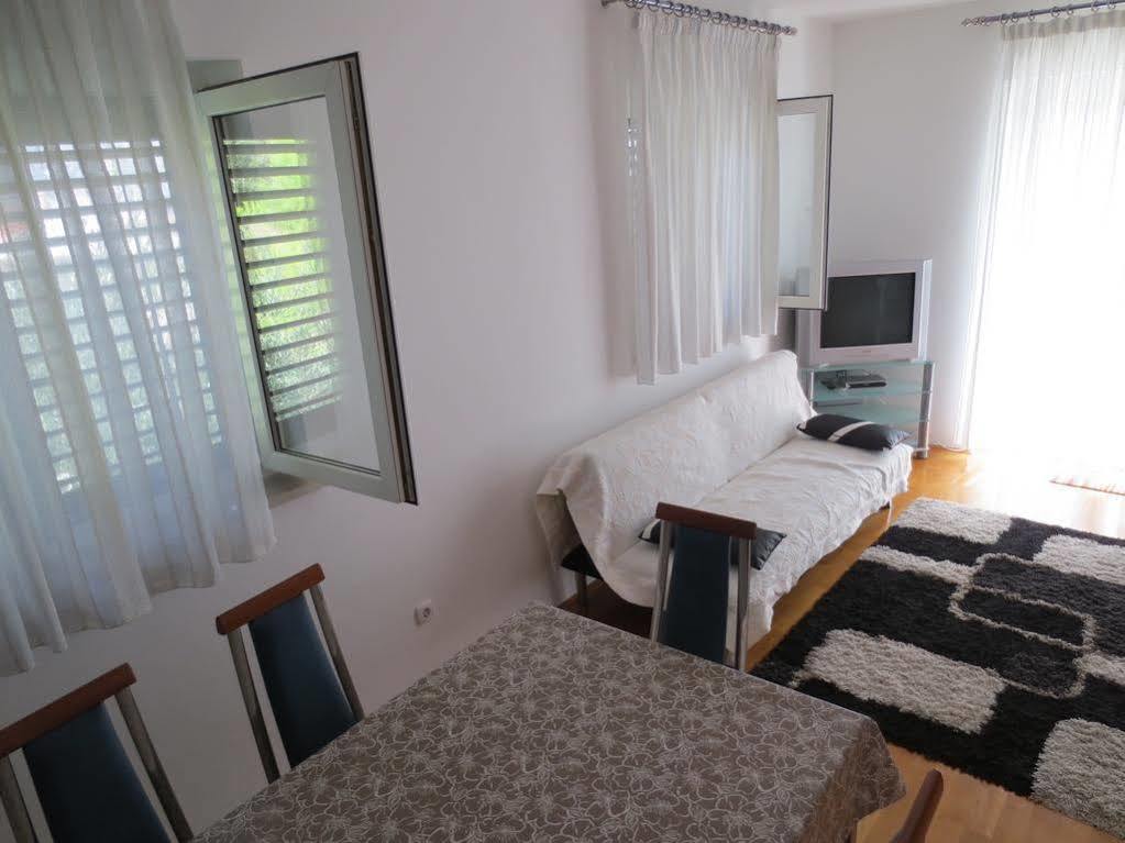 Apartments Kovacic Omis Exterior photo